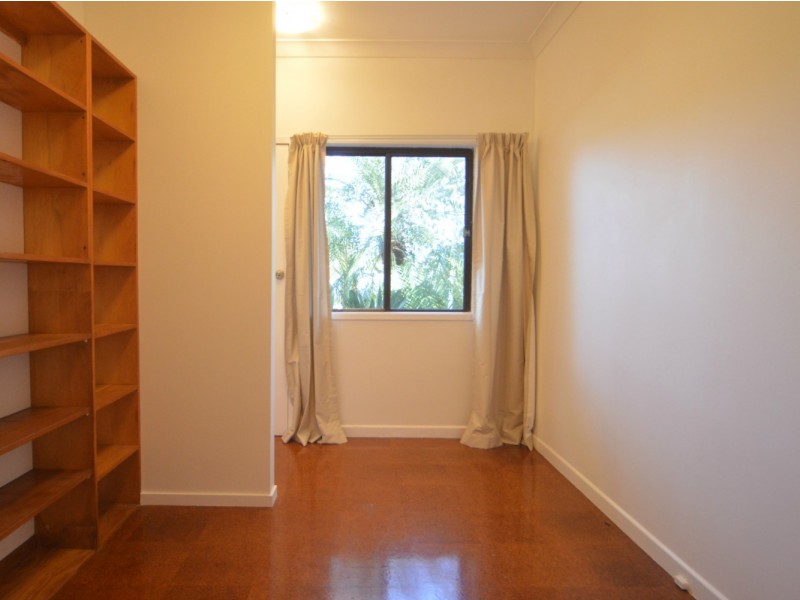 16 Kay Close, Kenmore Hills QLD 4069