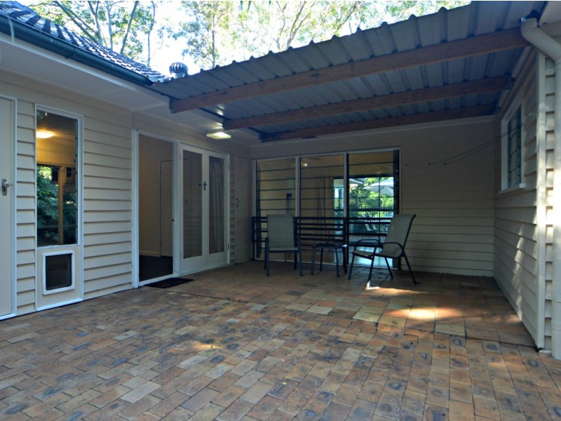 16 Kay Close, Kenmore Hills QLD 4069