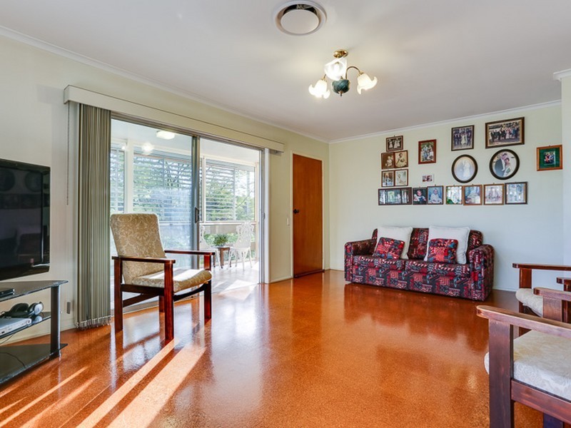 55 Dumbarton Drive, Kenmore QLD 4069