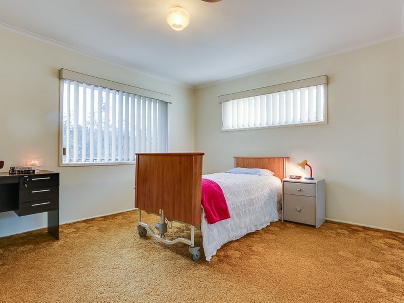 55 Dumbarton Drive, Kenmore QLD 4069