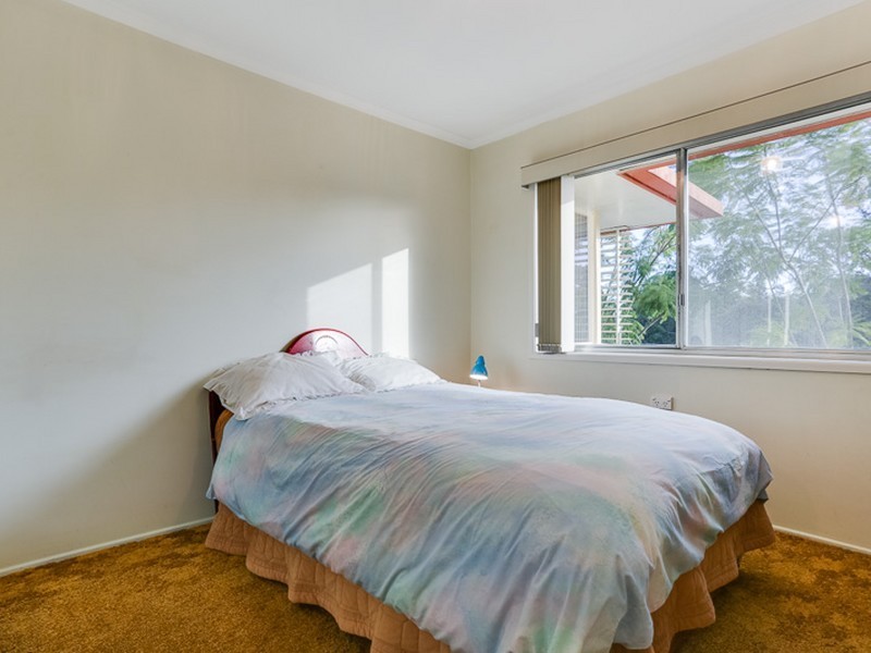 55 Dumbarton Drive, Kenmore QLD 4069