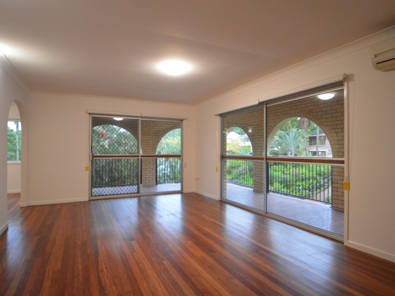 1 Mabb Street, Kenmore QLD 4069