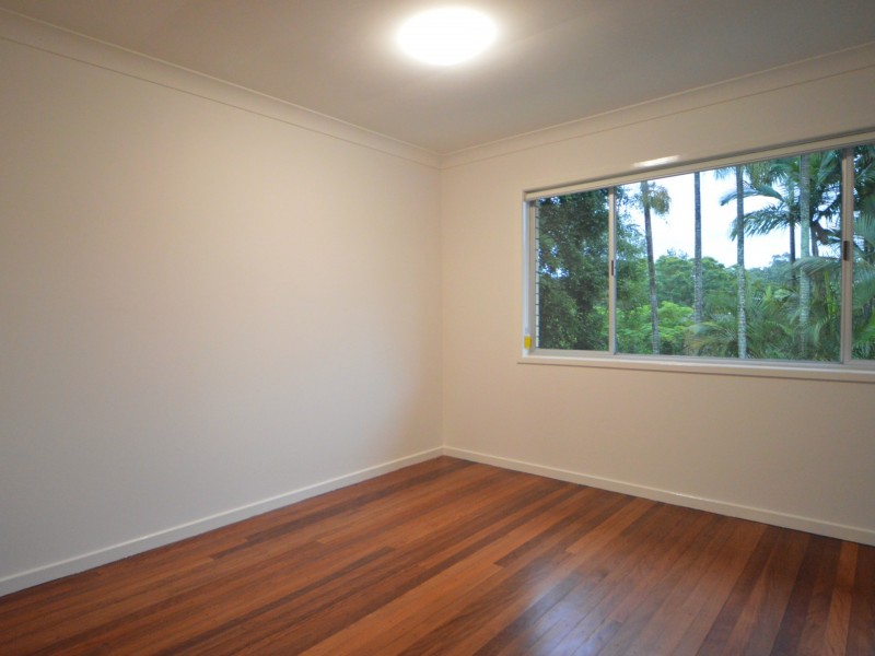 1 Mabb Street, Kenmore QLD 4069