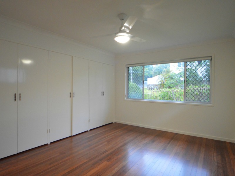 1 Mabb Street, Kenmore QLD 4069