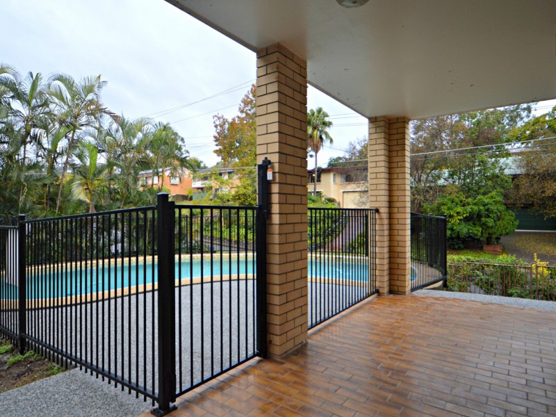 1 Mabb Street, Kenmore QLD 4069