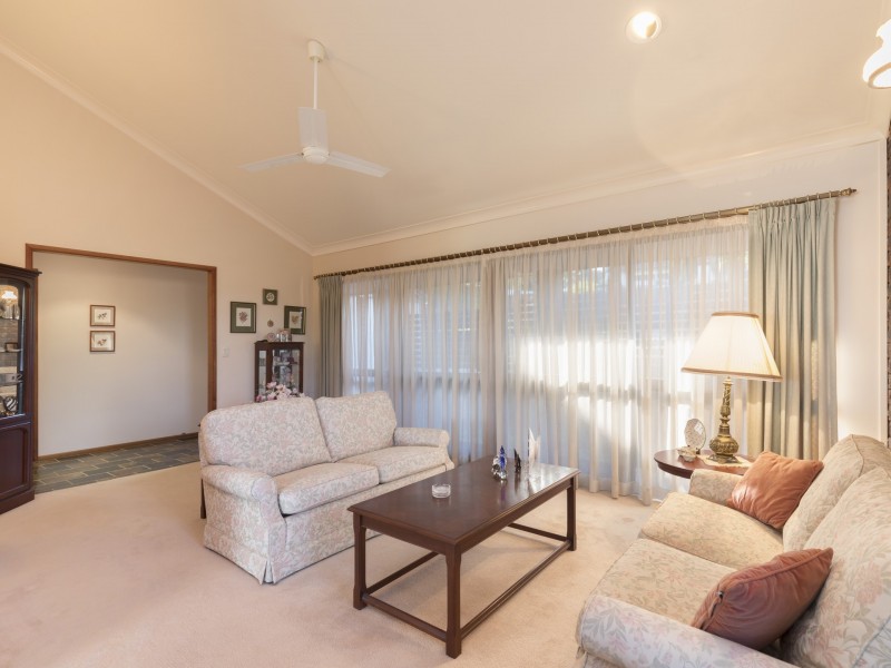 27 Broadmoor Street, Kenmore Hills QLD 4069