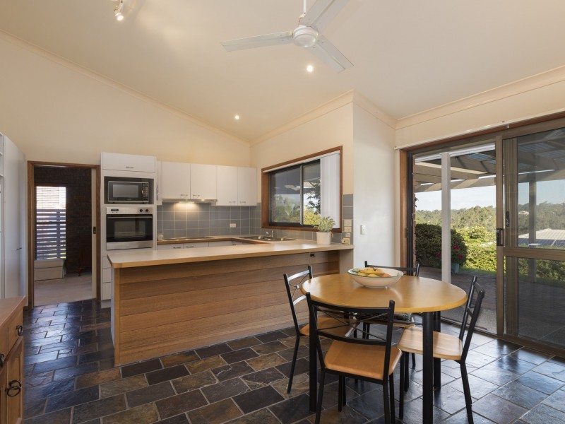 27 Broadmoor Street, Kenmore Hills QLD 4069