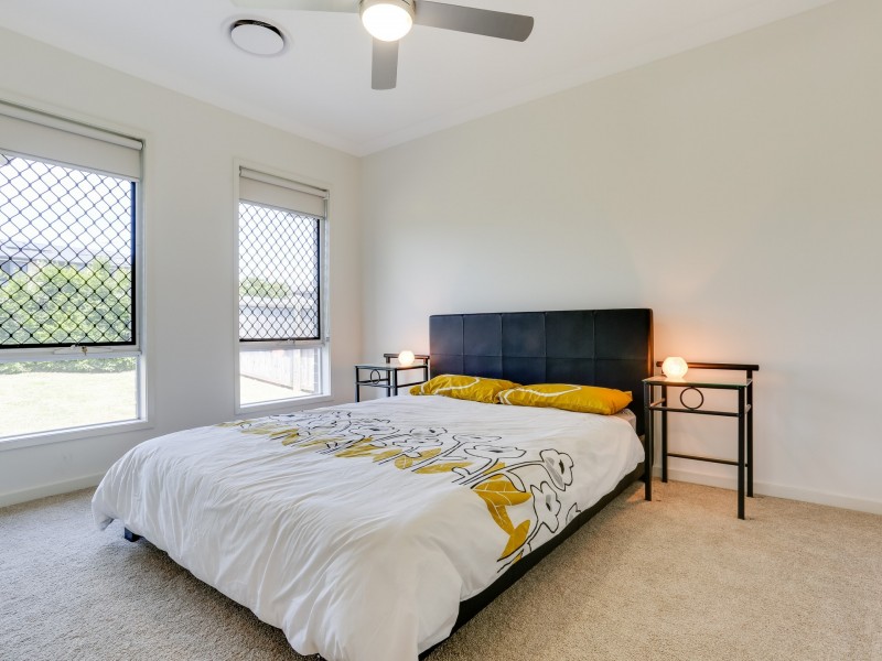 4 Whiteoak Place, Moggill QLD 4070