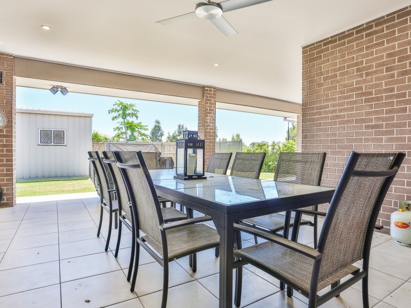 4 Whiteoak Place, Moggill QLD 4070