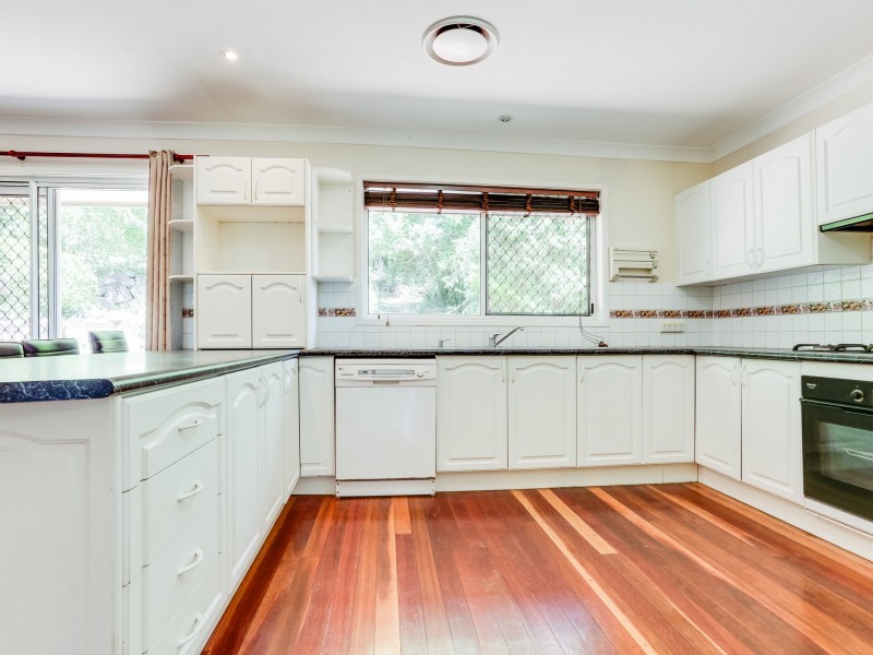 21 Ranger Street, Kenmore QLD 4069