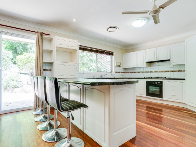 21 Ranger Street, Kenmore QLD 4069
