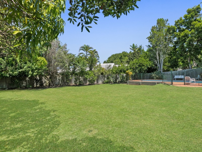 7 Ngeringa Crescent, Chapel Hill QLD 4069