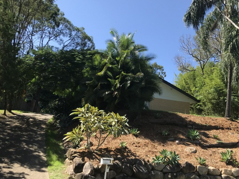 8 Lant Street, Chapel Hill QLD 4069