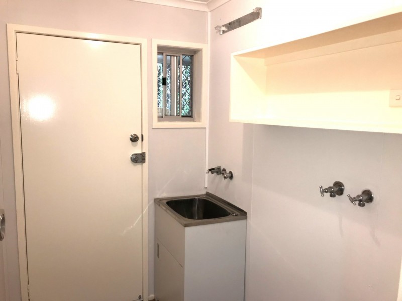 8 Lant Street, Chapel Hill QLD 4069