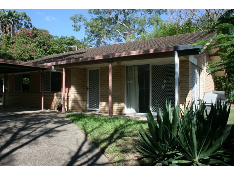 8 Lant Street, Chapel Hill QLD 4069