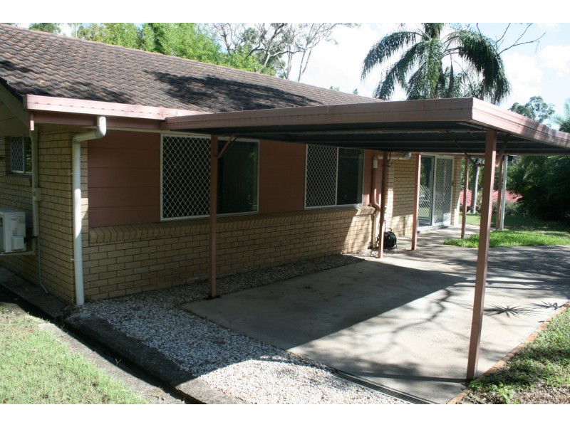 8 Lant Street, Chapel Hill QLD 4069