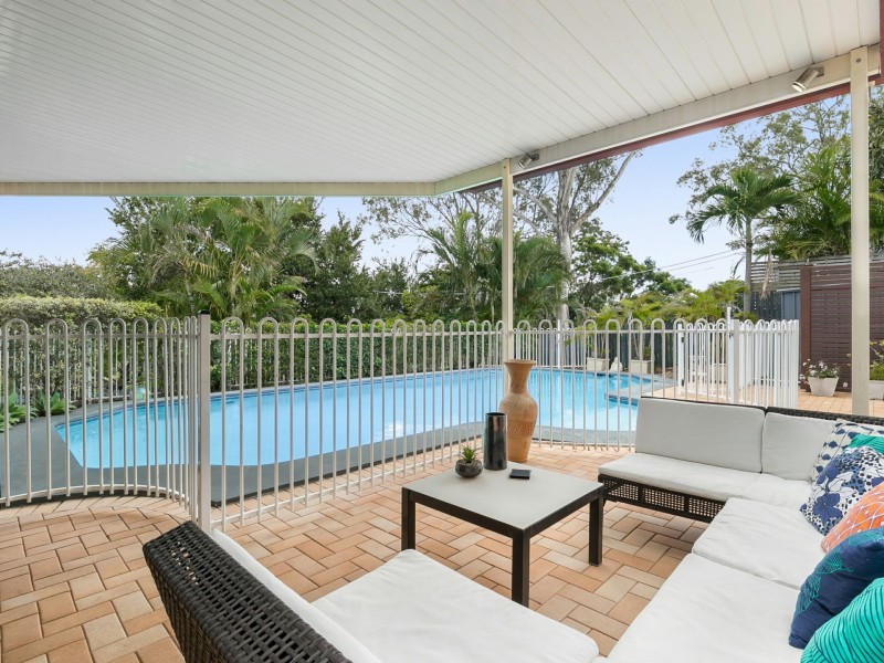14 Rialanna Street, Kenmore QLD 4069