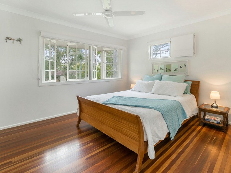 14 Rialanna Street, Kenmore QLD 4069