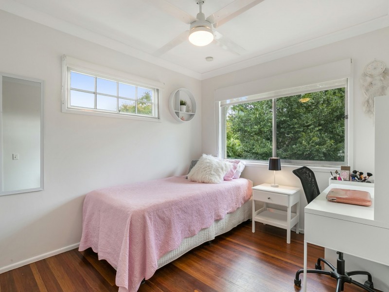 14 Rialanna Street, Kenmore QLD 4069