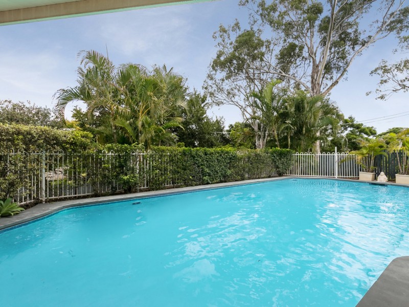 14 Rialanna Street, Kenmore QLD 4069