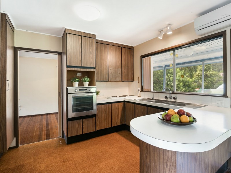 3 Alenola Street, Chapel Hill QLD 4069