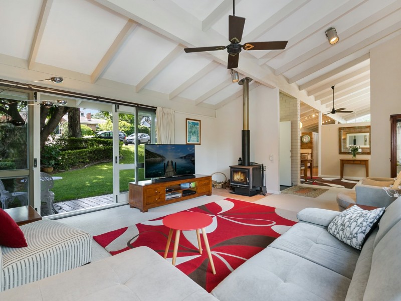 6 Jeymer Street, Kenmore QLD 4069