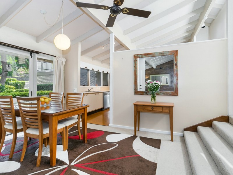 6 Jeymer Street, Kenmore QLD 4069