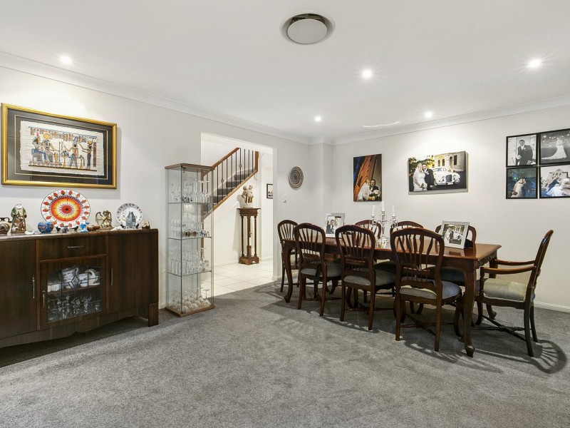 15 Rise Place, Moggill QLD 4070