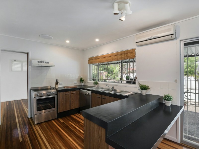 9 Stardust Street, Kenmore QLD 4069