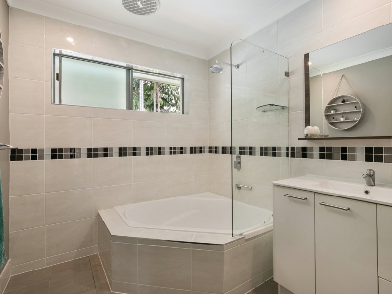 9 Stardust Street, Kenmore QLD 4069