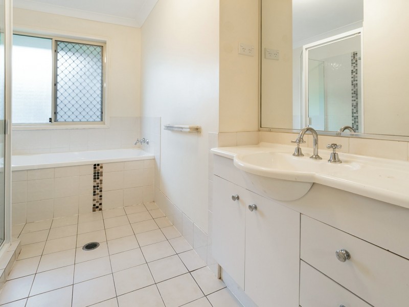 46 Golden Crest Place, Bellbowrie QLD 4070