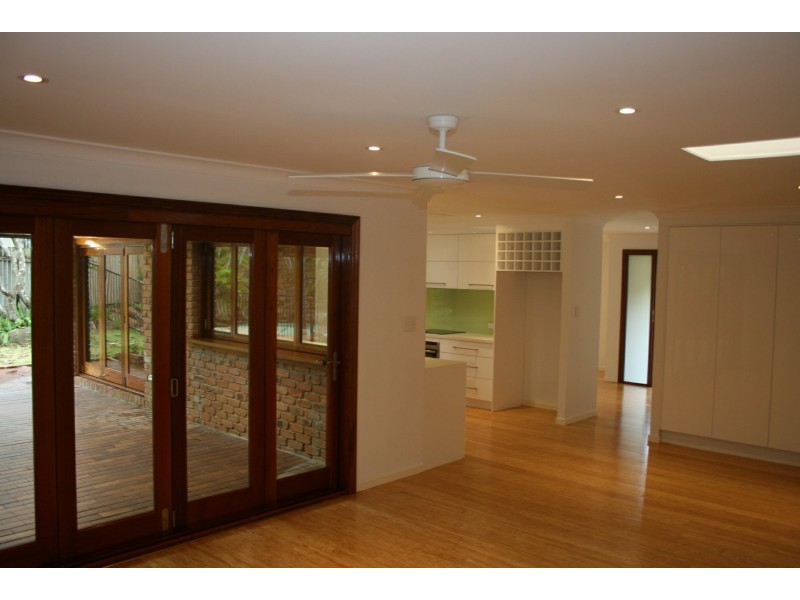 9 Chatburn Street, Chapel Hill QLD 4069