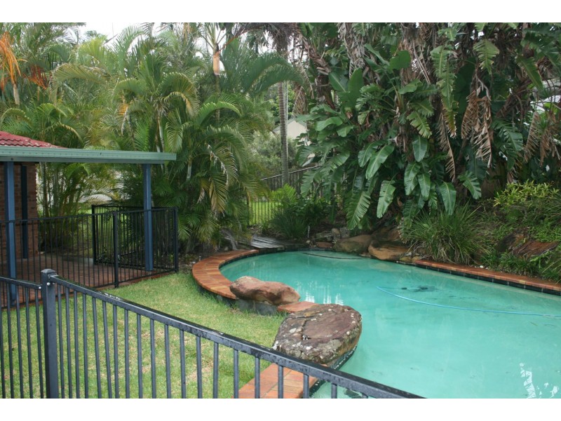 9 Chatburn Street, Chapel Hill QLD 4069