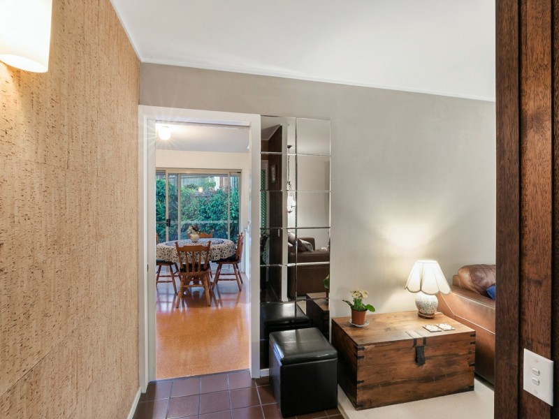 2 Glen Frew St, Kenmore QLD 4069