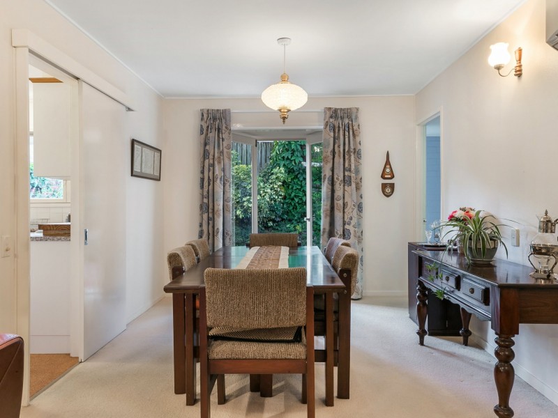 2 Glen Frew St, Kenmore QLD 4069