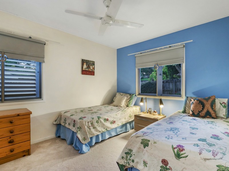 2 Glen Frew St, Kenmore QLD 4069