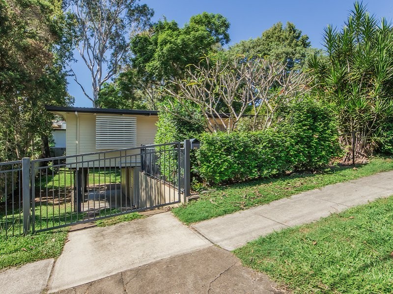 34 Princeton Street, Kenmore QLD 4069