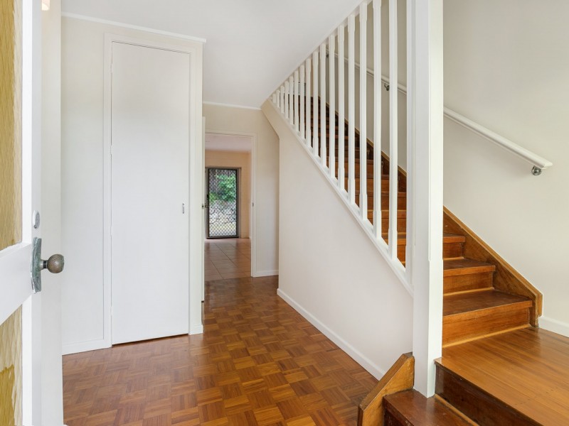 11 Stardust Street, Kenmore QLD 4069