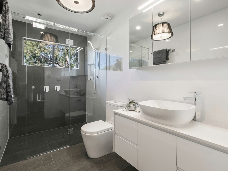 105 Taringa Parade, Indooroopilly QLD 4068