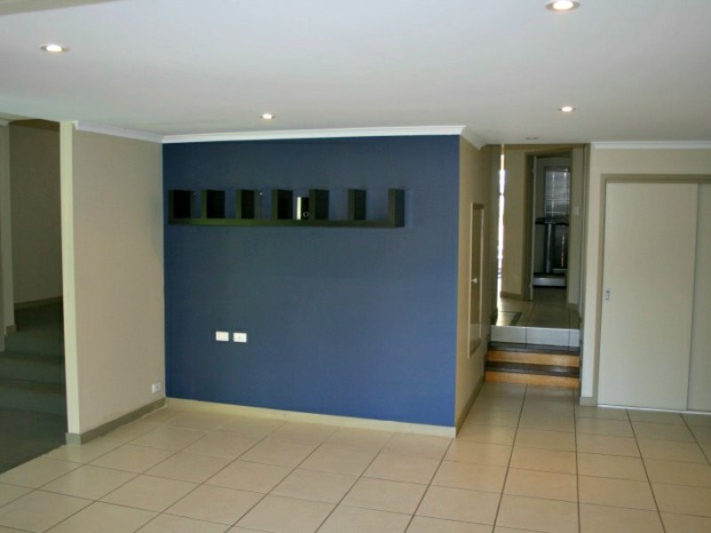 11 Melinda Street, Kenmore QLD 4069