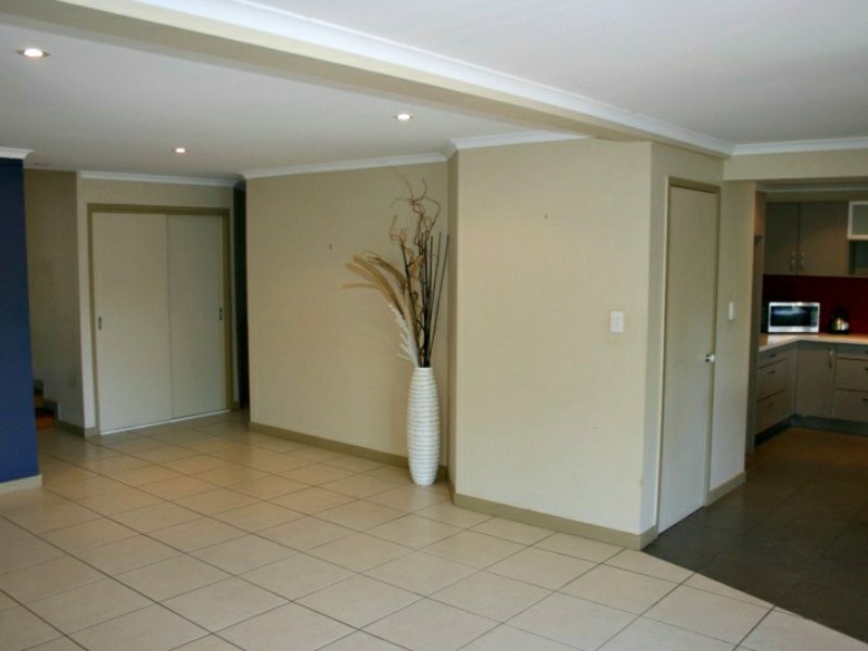 11 Melinda Street, Kenmore QLD 4069