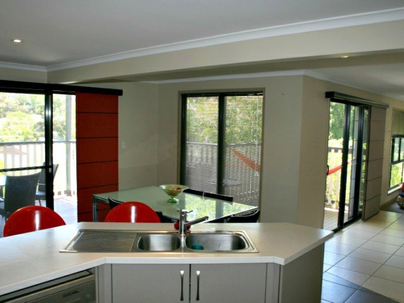 11 Melinda Street, Kenmore QLD 4069