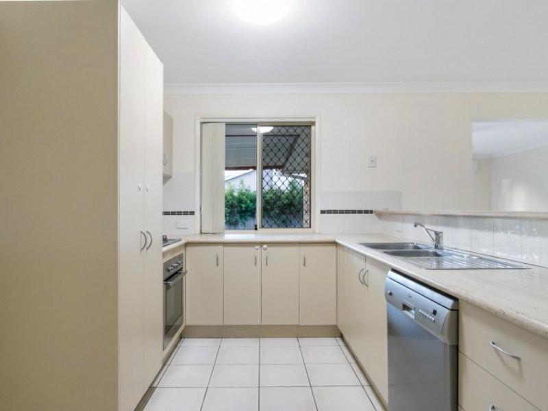 46 Golden Crest Place, Bellbowrie QLD 4070