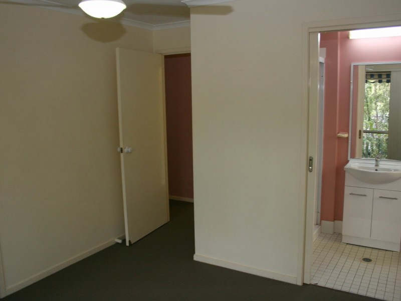 95 Ironbark Road, Chapel Hill QLD 4069