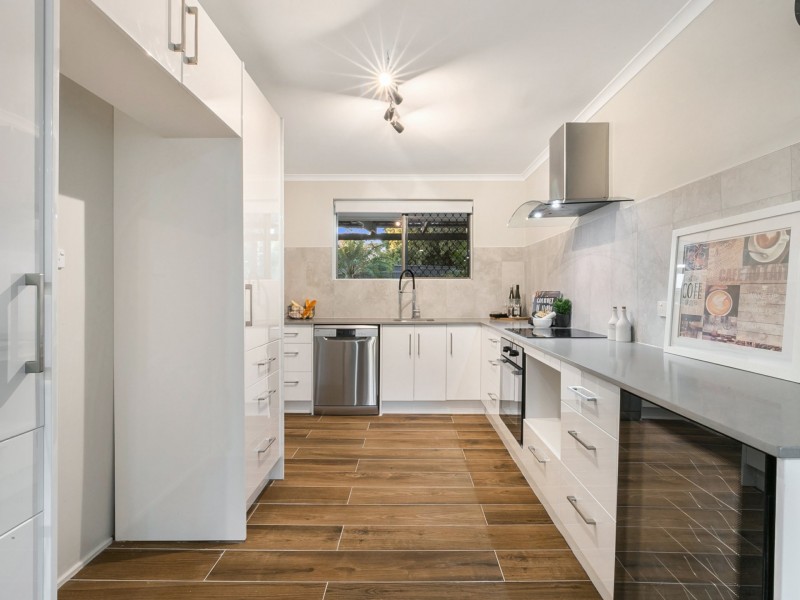 10 Linum Place, Bellbowrie QLD 4070