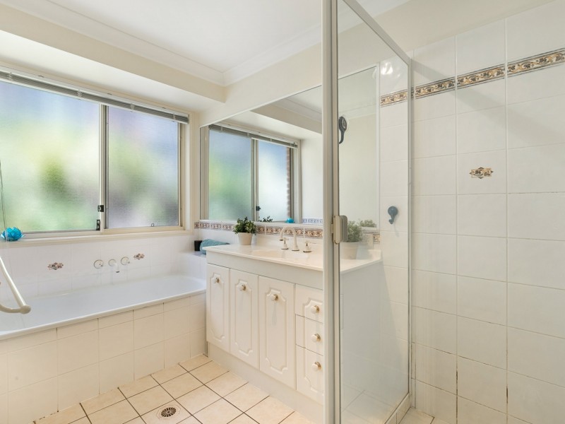 34 Gem Road, Kenmore QLD 4069