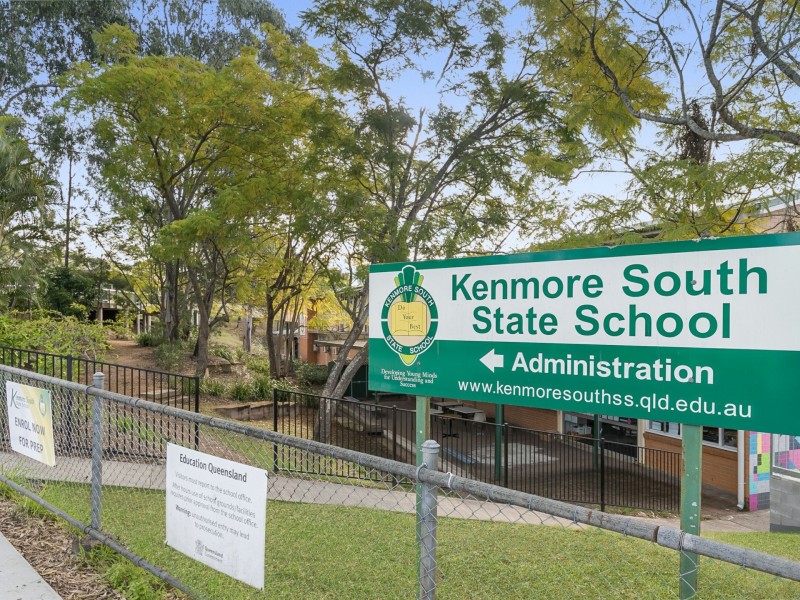 34 Gem Road, Kenmore QLD 4069