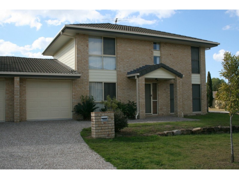 2/4 Woodswallow Place, Bellbowrie QLD 4070