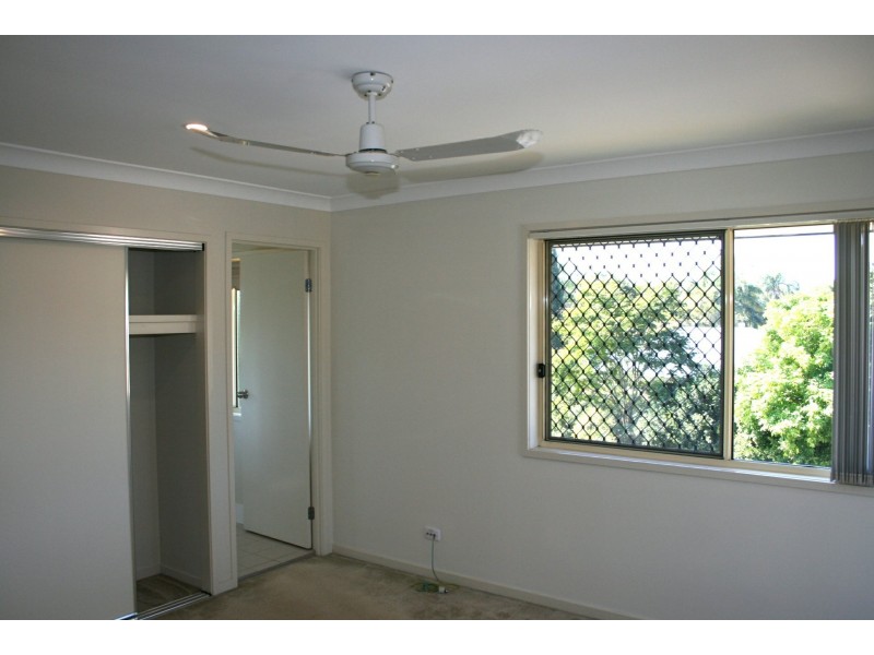 2/4 Woodswallow Place, Bellbowrie QLD 4070