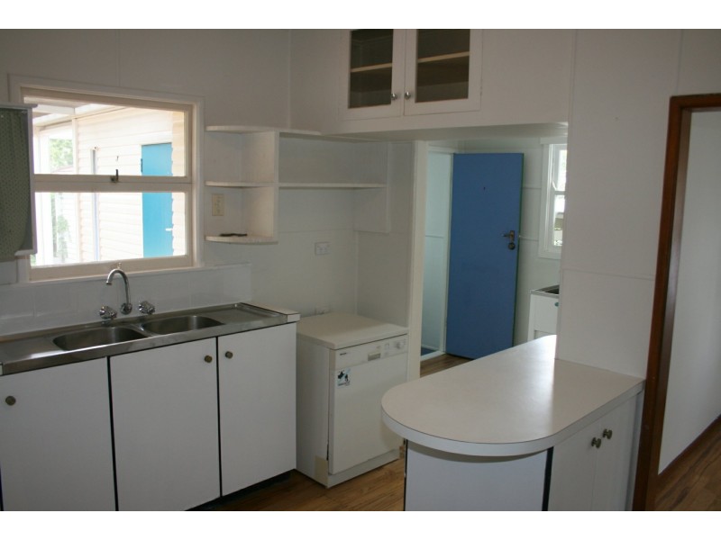 14 Edson Street, Kenmore QLD 4069